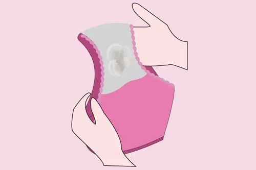 白色带有褐色分泌物正常吗